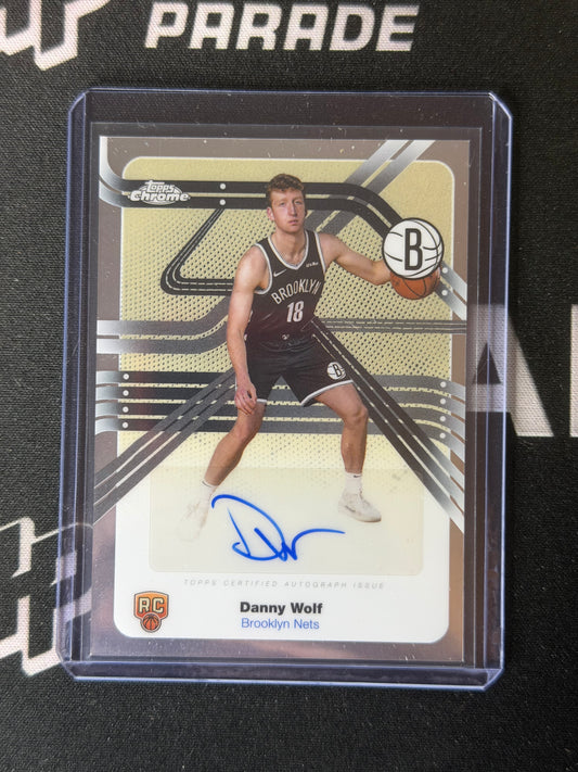 25-26 TOPPS CHROME BASKETBALL - DANNY WOLF AUTO ROOKIE CARD