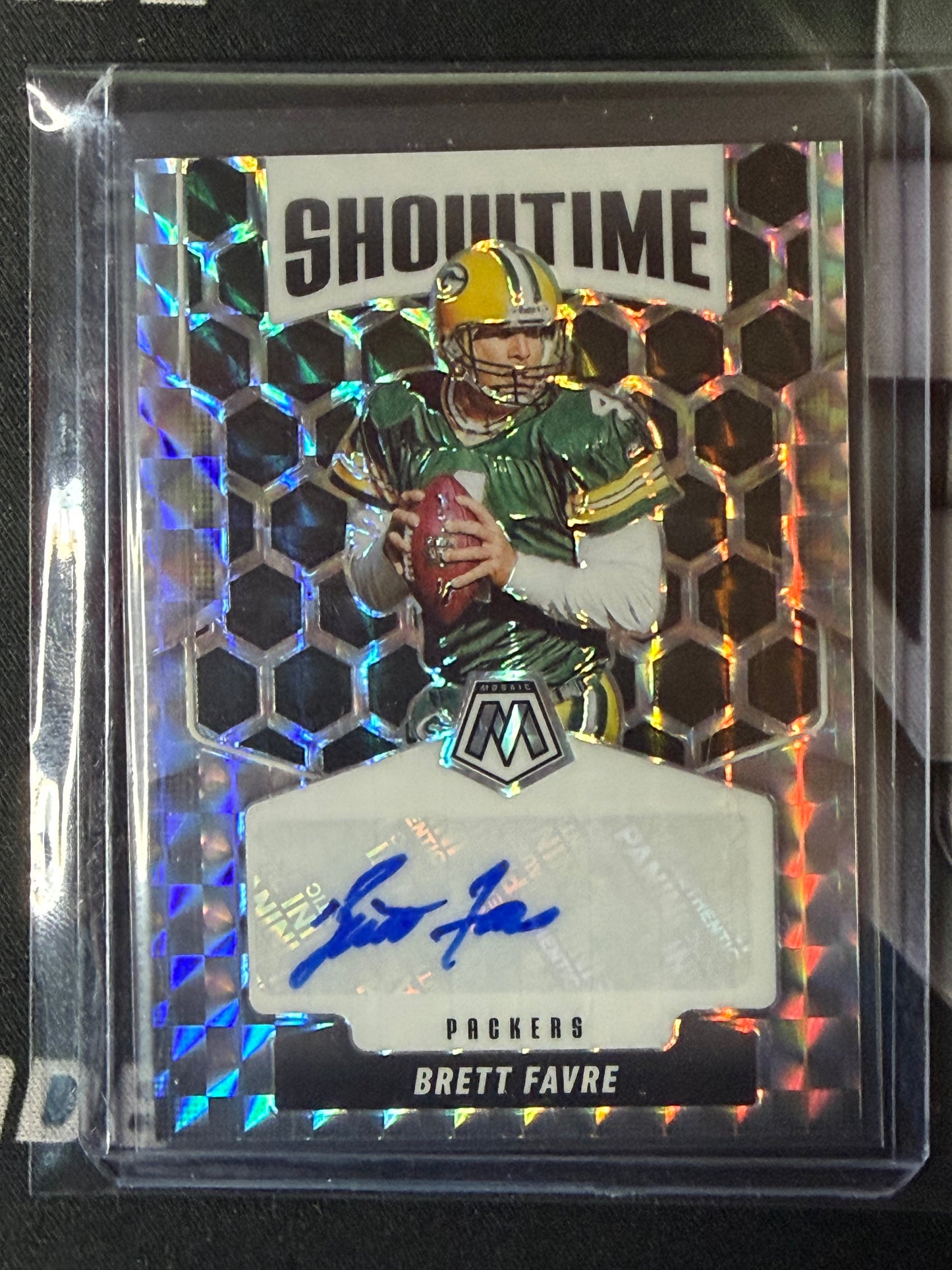 2025 PANINI MOSAIC FOOTBALL - BRETT FAVRE SHOWTIME PRIZM AUTOGRAPH