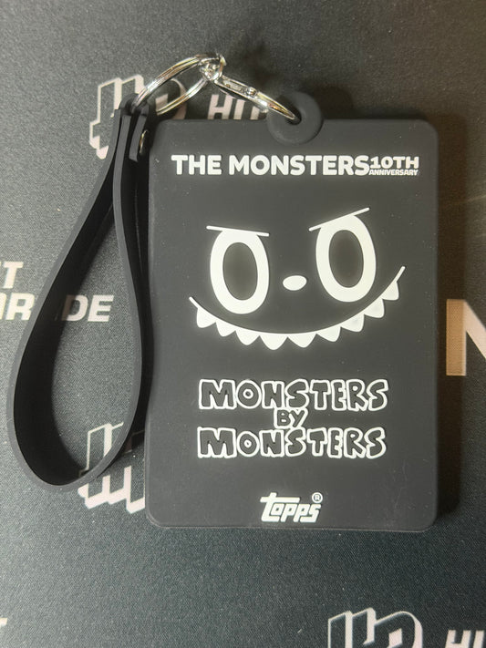 LABUBU ONE TOUCH MAGNETIC KEY RING - BLACK