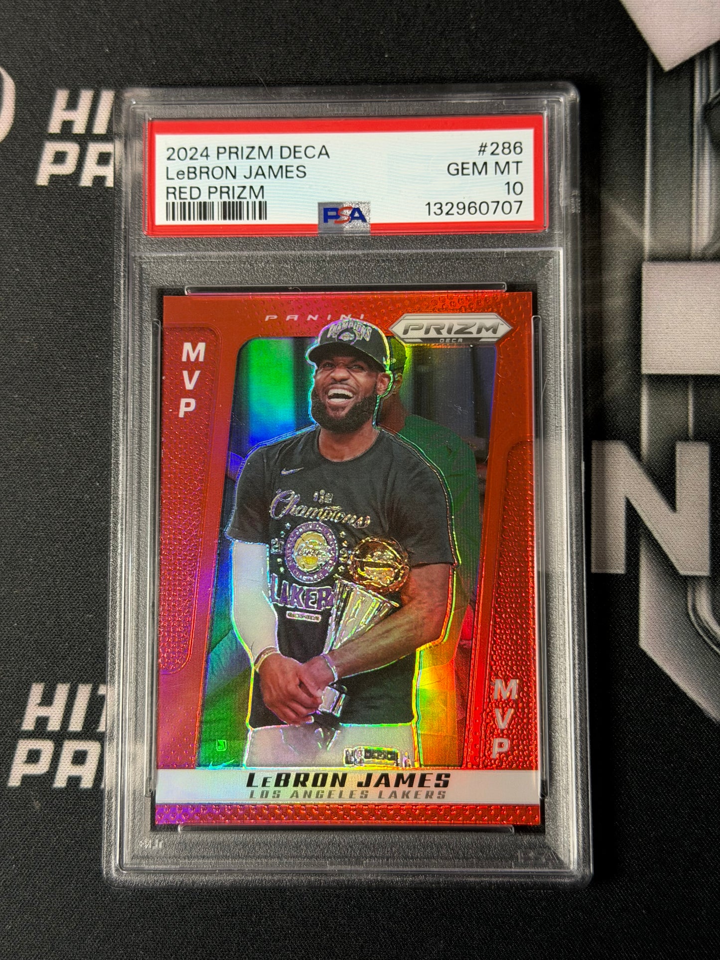 24-25 PANINI PRIZM DECA BASKETBALL RED PRISZM LEBRON JAMES 067/199 PSA 10